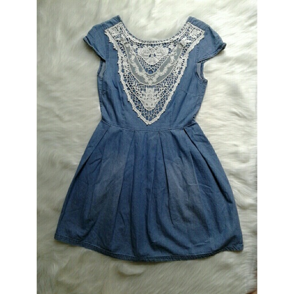 Altar'd State Dresses & Skirts - Altar'd State Chambray Dress Size Medium M